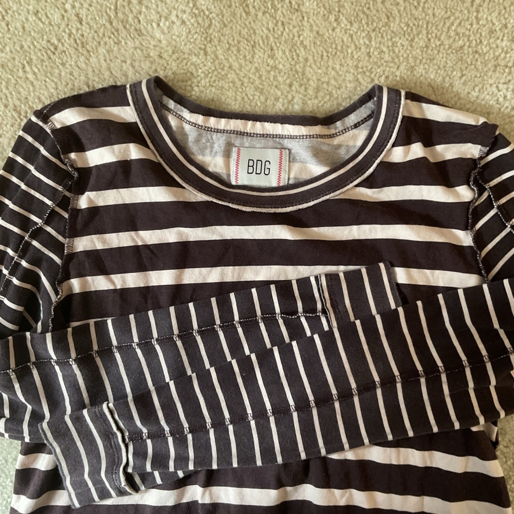 Urban outfitters, BDG Set Top (L) & Jean Shorts size 26 - Picture 4 of 7